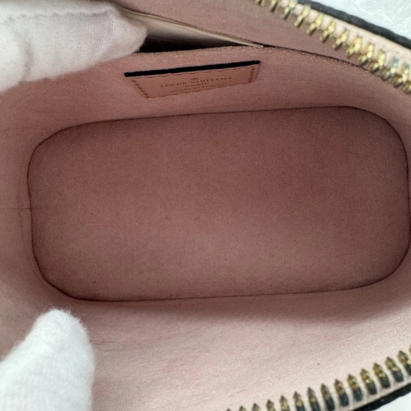 Authentic LOUIS VIUTTON EPI ALMA BB - Picture 9 of 11